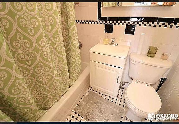 4th image of 45 W 76th St APT 4B