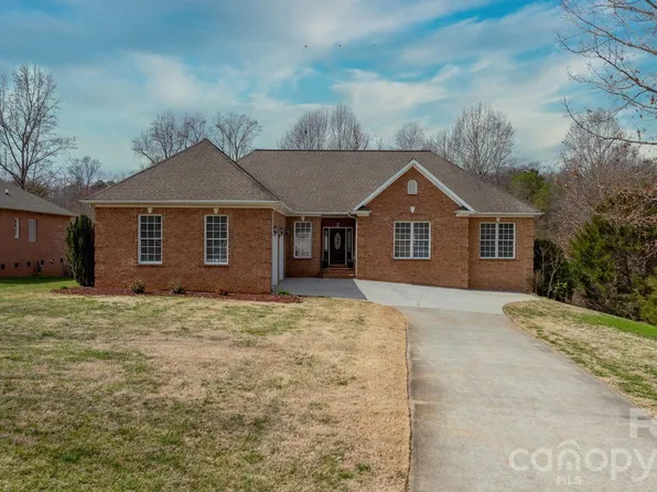 215 Browning Dr, Taylorsville, NC 28681