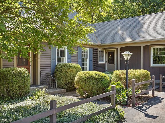 2nd image of 5131 Centerview Dr