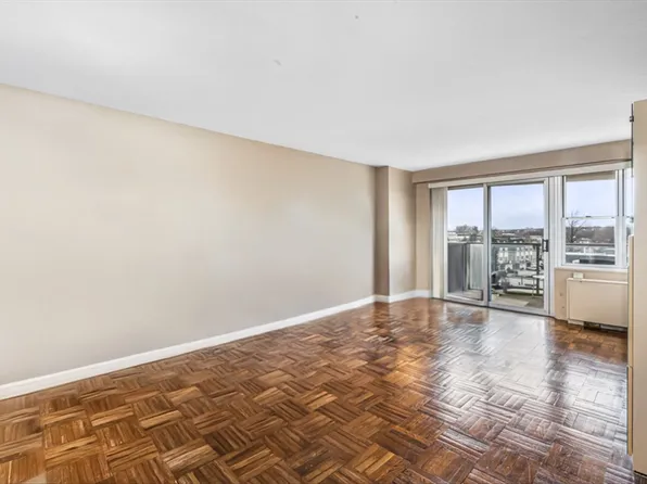 17-85 215th Street 5A image 3 of 30