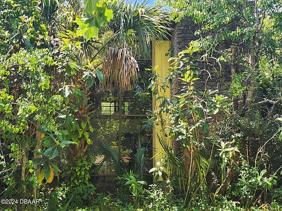 3rd image of 130 Country Circle Dr E