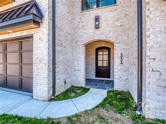 3rd image of 405 Audrey Pl #2