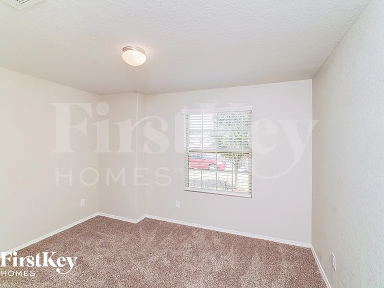 1960 Heather Glen Dr — Photo 10