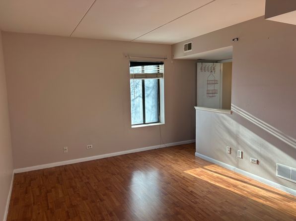 5960 Lake Bluff Dr #12