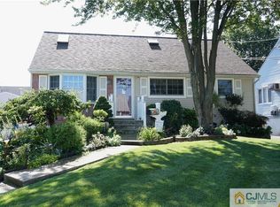 113 Bond St, Iselin, NJ 08830
