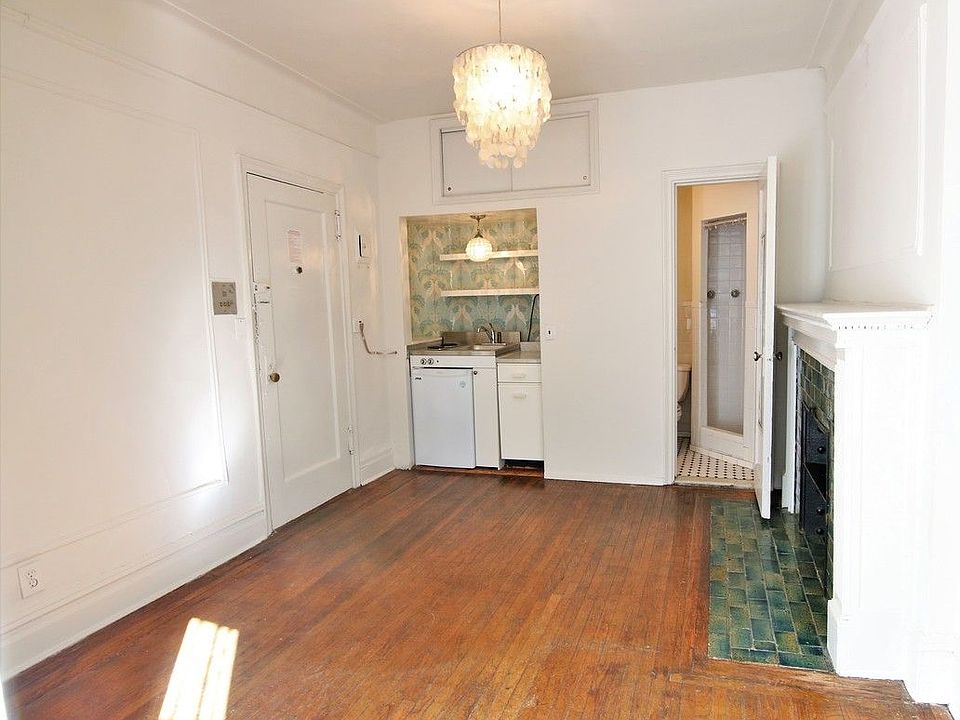 2nd image of 335 W 76th St #A