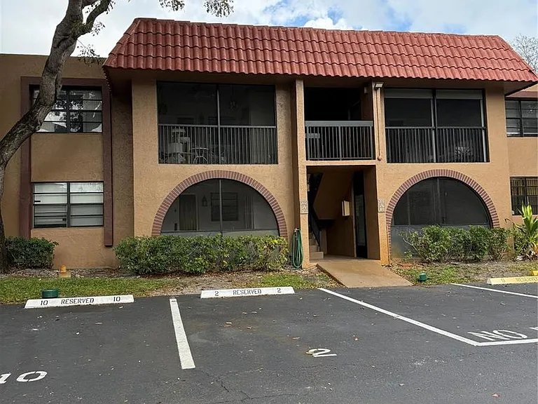 8601 NW 34th Pl #A102 — Photo 1