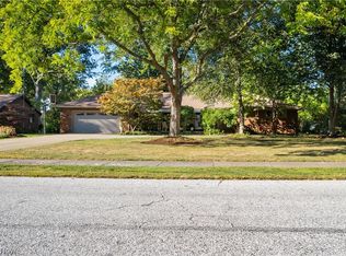 37523 Arlington Dr, Willoughby, OH 44094