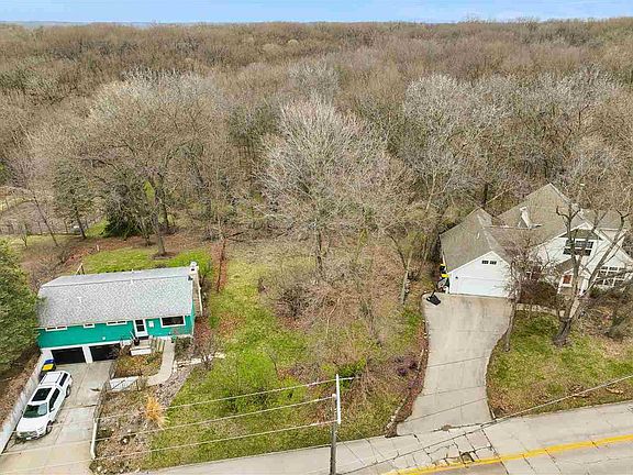3rd image of 411 Kimball Rd