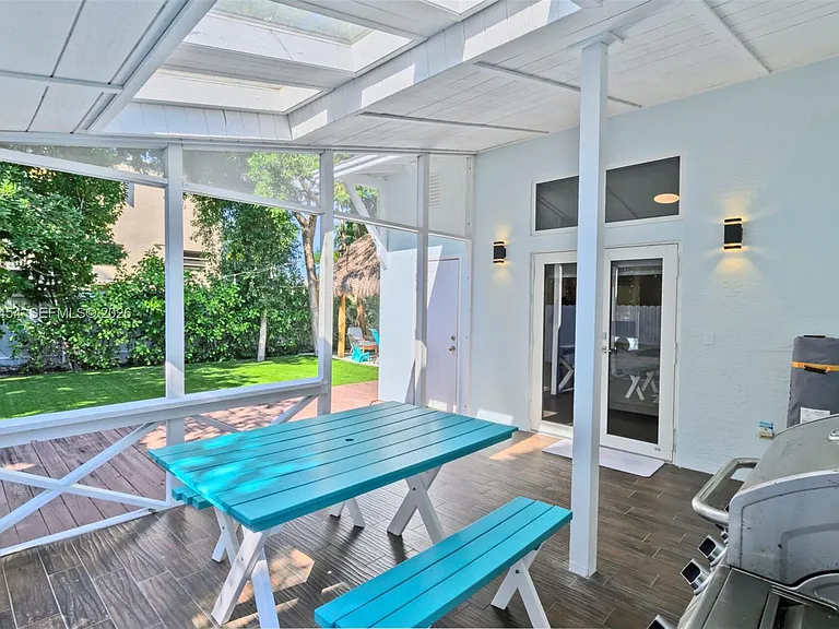 23 Susan St — Photo 16