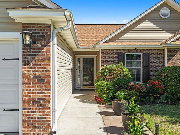 5th image of 840 Sultana Dr.