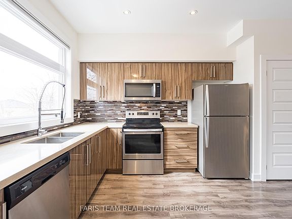 4th image of 540 Essa Rd #52