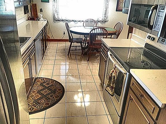 4th image of 5546 Brendon Park Dr