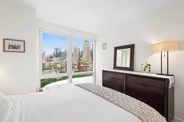 Rented by Corcoran | media 27