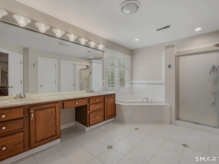 11 Windrose Dr — Photo 18