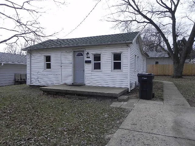1606 Willow St photo 1