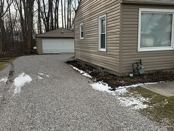 3rd image of 363 W Eagle St