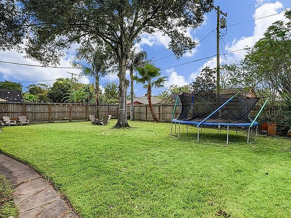 4th image of 2021 Fairfield Ct S
