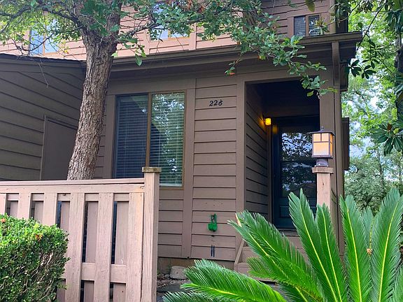 2nd image of 226 Saint Luke Ct