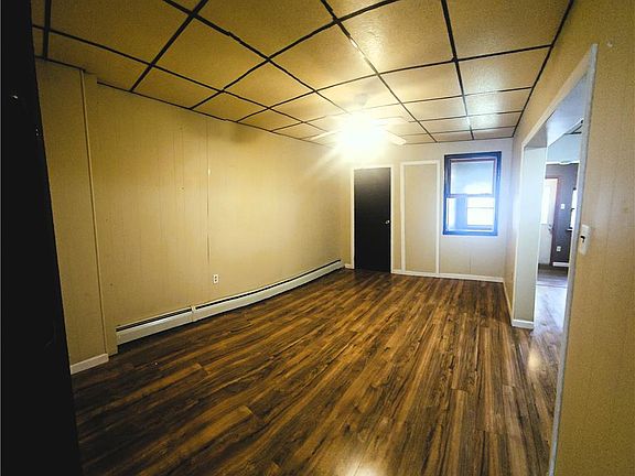 3rd image of 404 Ridge St