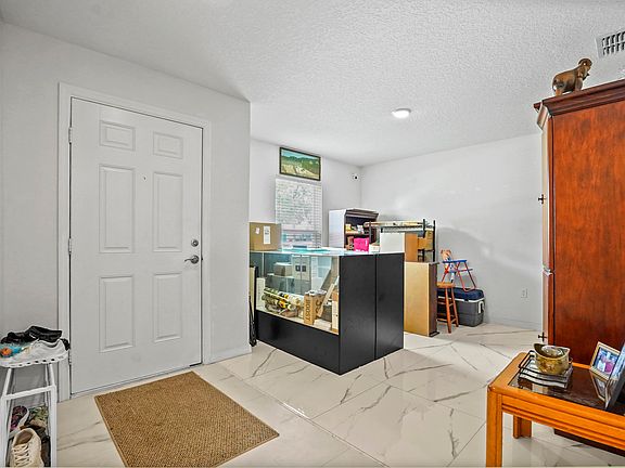 3rd image of 1213 SW PATRICIA Avenue