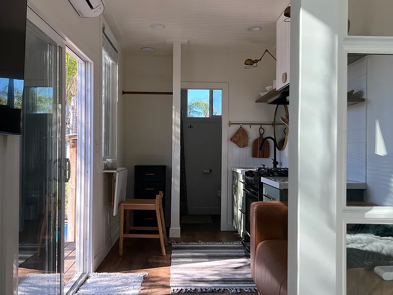 Los Cerritos Ln — Photo 17