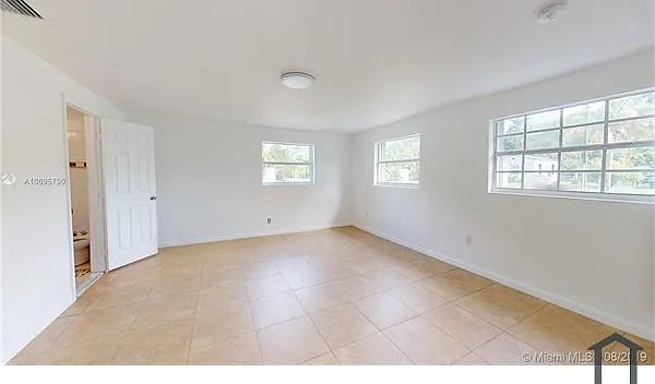 3 bed, 2400 sqft, $2,300 — Photo 1