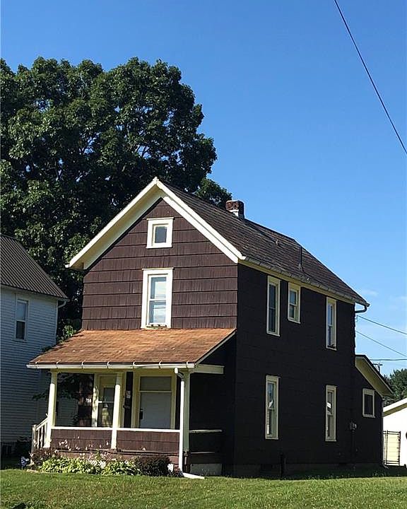 1st image of 710 Tuscarawas Ave NW