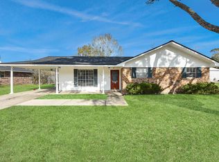 2004 Manor St, Dayton, TX 77535