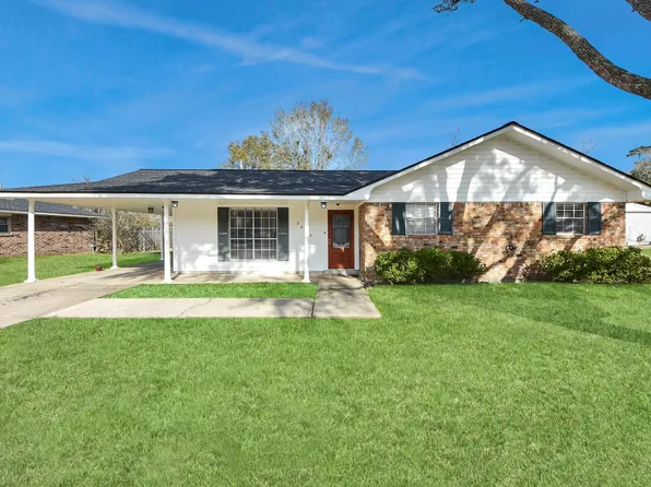 2004 Manor St, Dayton, TX 77535