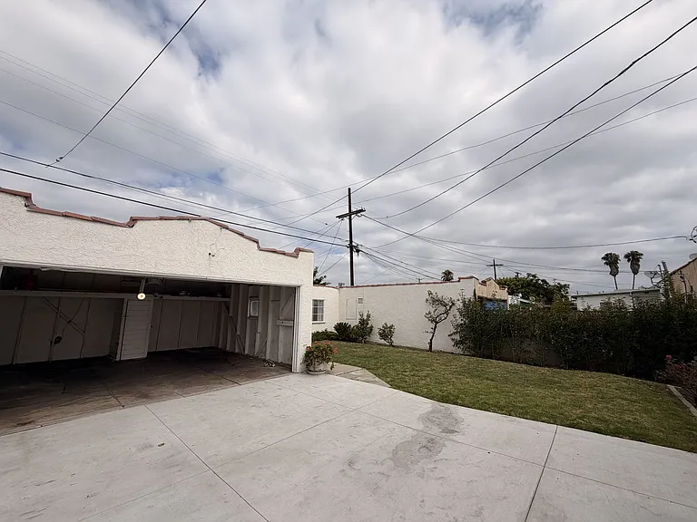 7307 Halldale Ave — Photo 18