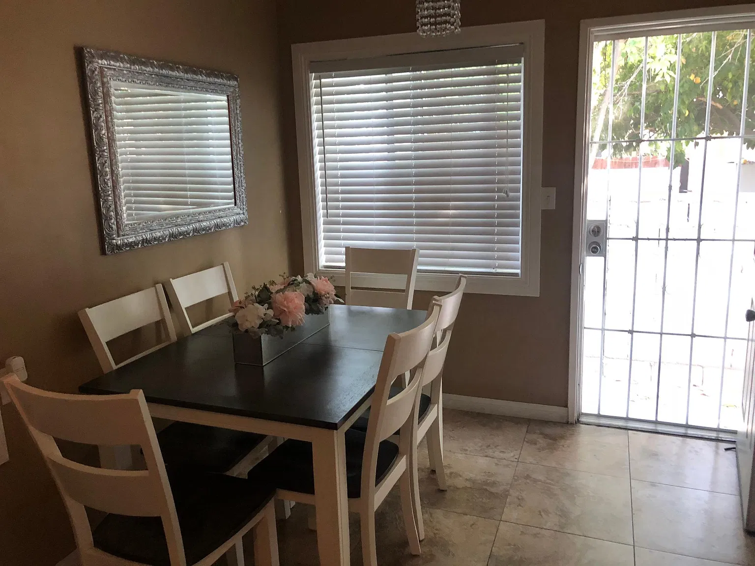 1 bed, 700 sqft, $2,100 — Photo 3