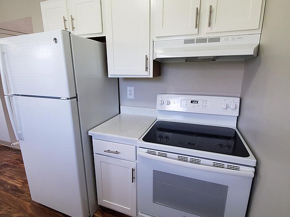 4th image of 6110 Applegrove Ln