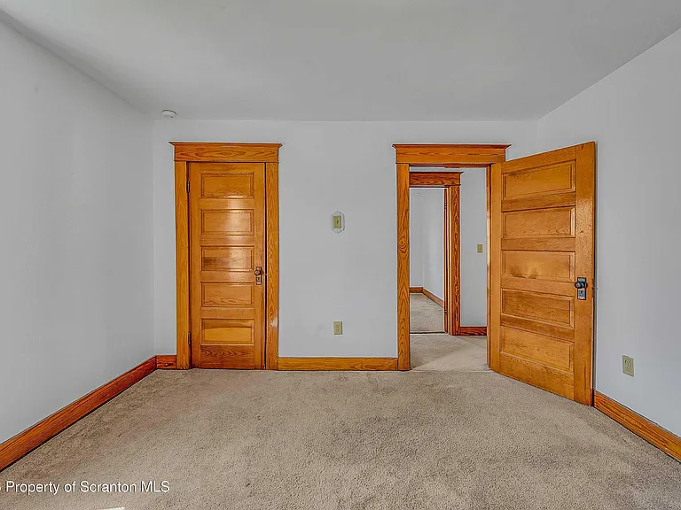 1425 Church Ave — Photo 17