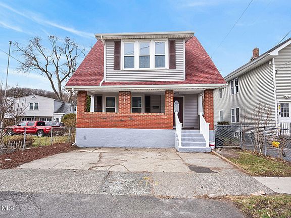2nd image of 2325 12th Avenue
