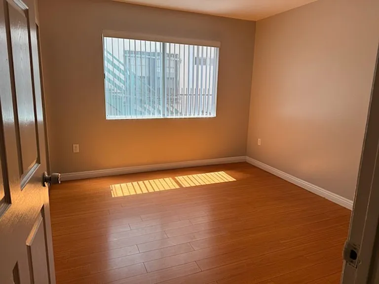 1618 Schrader Blvd — Photo 51