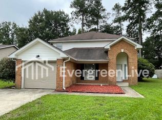 806 Bellflower Cir, Raeford, NC 28376