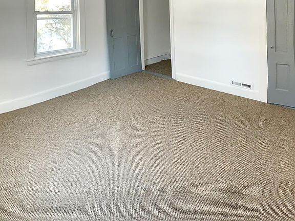 4th image of 16 Oak St