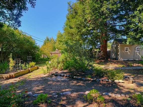 3rd image of 2368 Irvin Way
