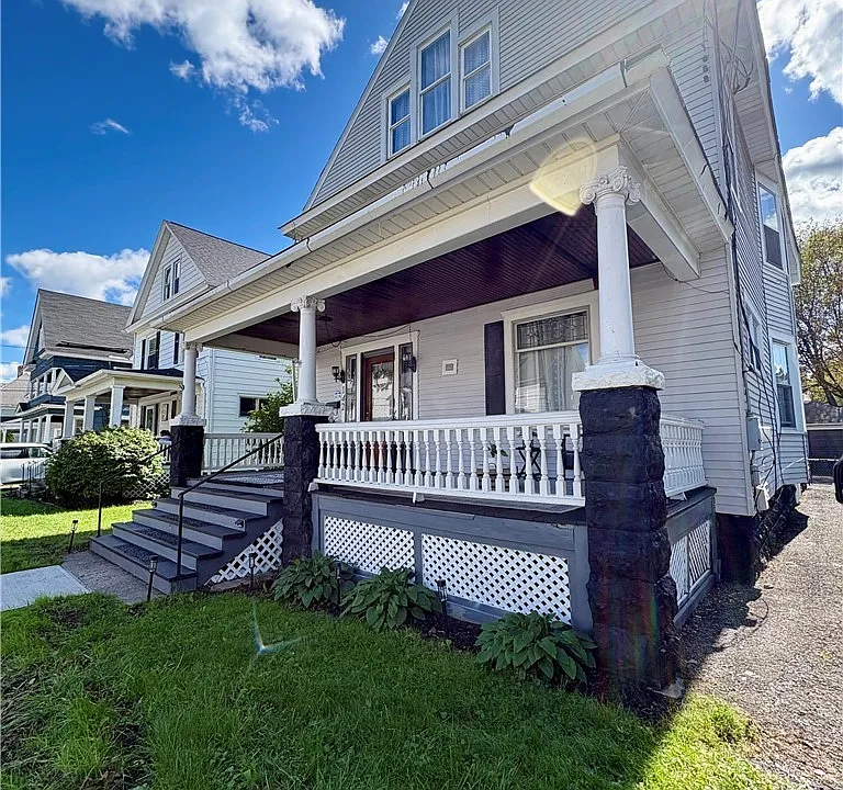 142 Curtis Pl