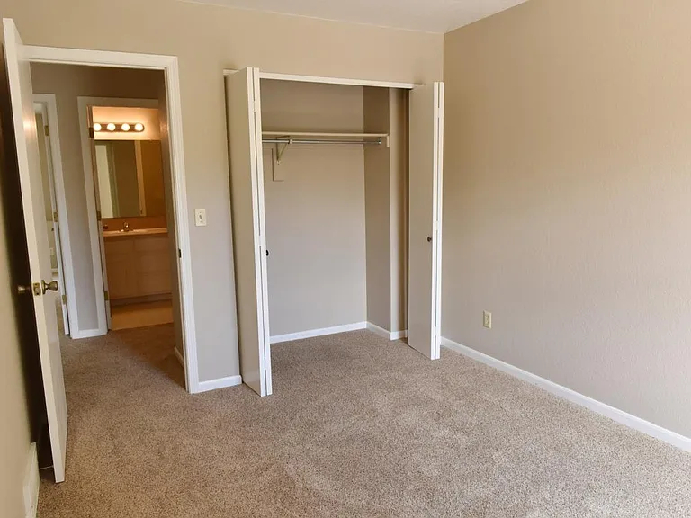 3353 Laredo Ln — Photo 9