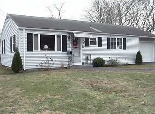 26 Yellowstone Ave, Warwick, RI 02888