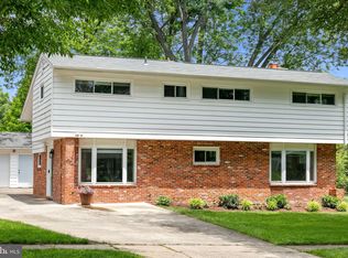 2304 McAuliffe Dr, Rockville, MD 20851