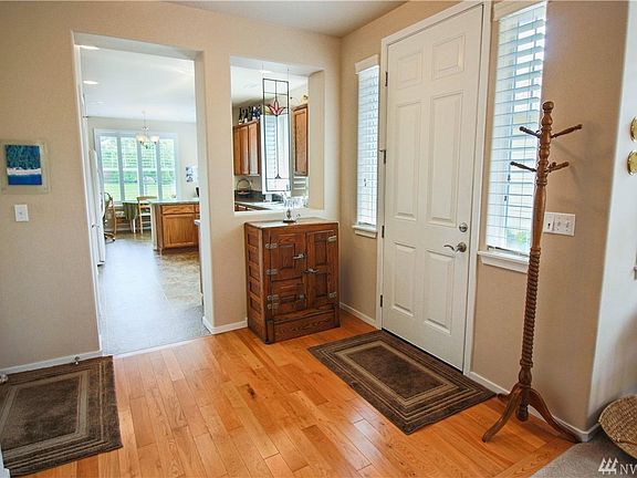 4th image of 4939 Bend Dr NE