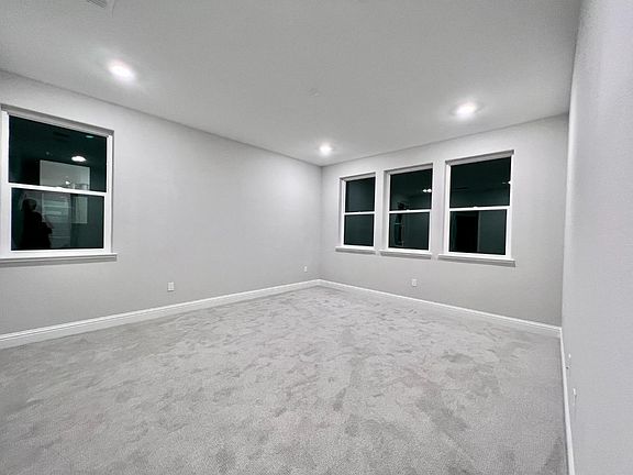 5th image of 428 Waters Park Cir