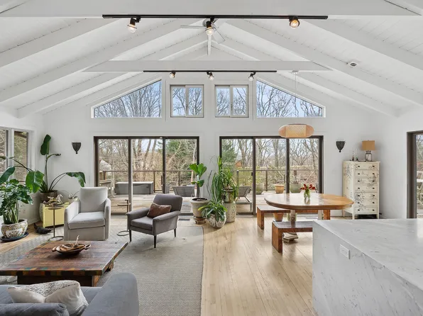 56 Edison Dr, Montauk, NY 11954