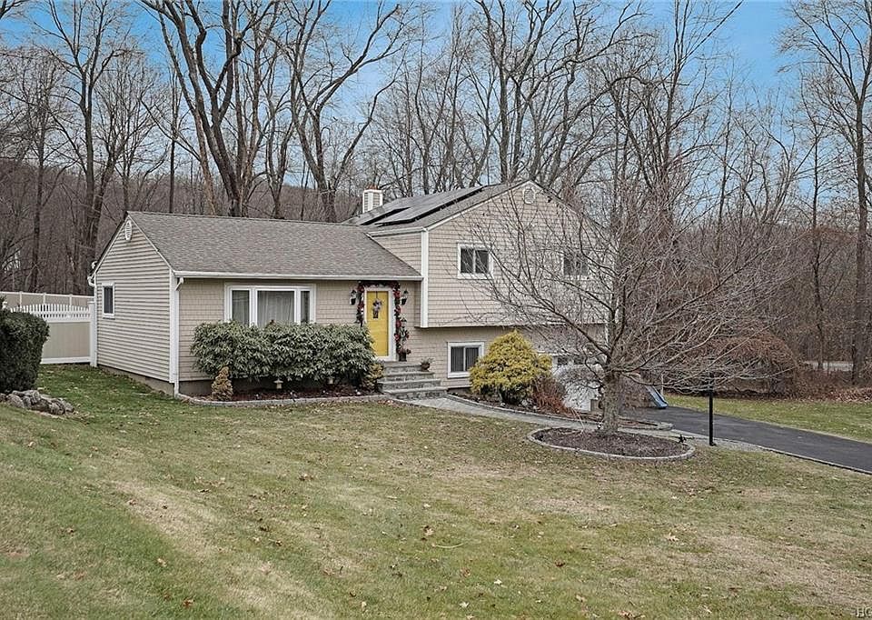 1st image of 8 Toddville Ln