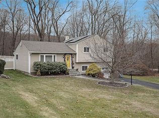 8 Toddville Ln, Cortlandt Manor, NY 10567
