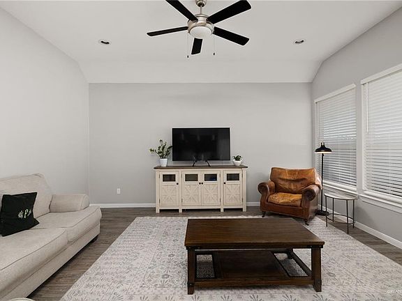 2nd image of 5104 Escondido Pass