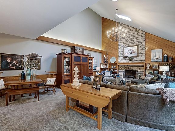 4th image of 10156 Bubbling Brook Pl NW